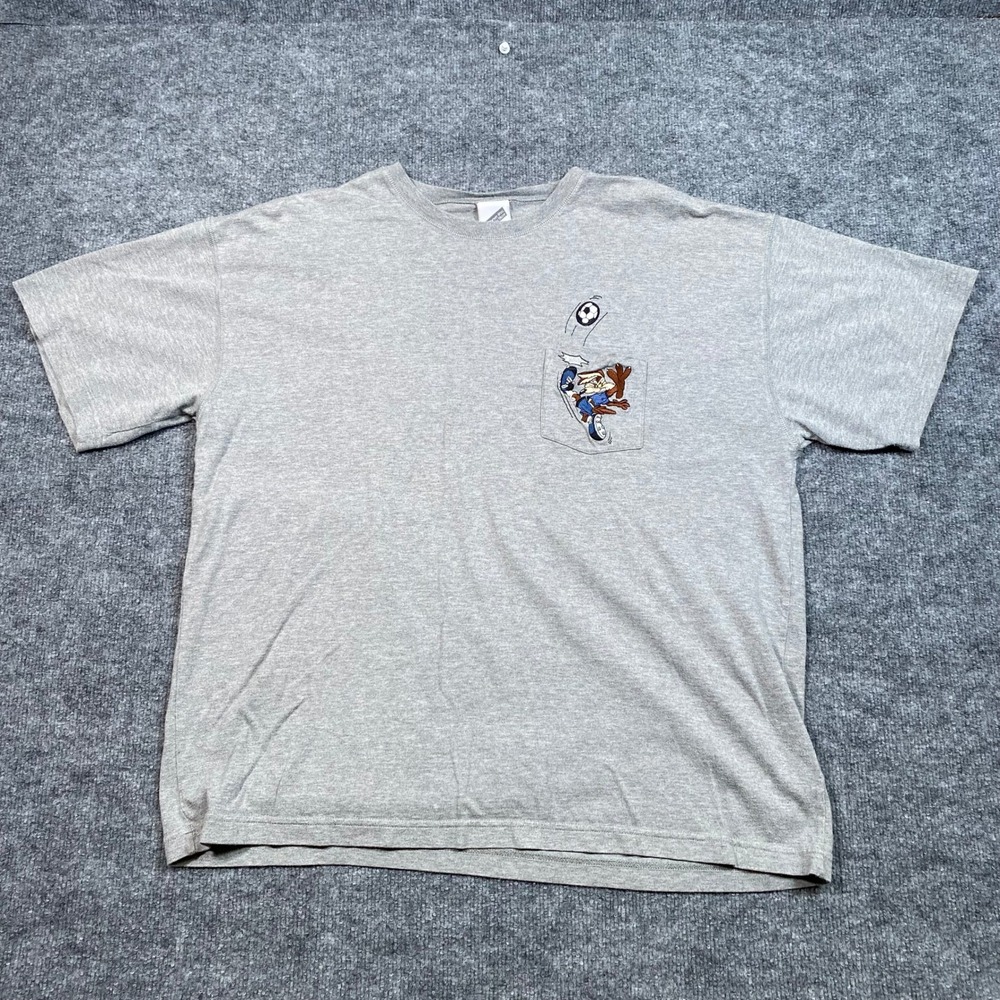 Warner Bros Studio Store Wile E Coyote Soccer Pocket T-Shirt Mens XL Gray
